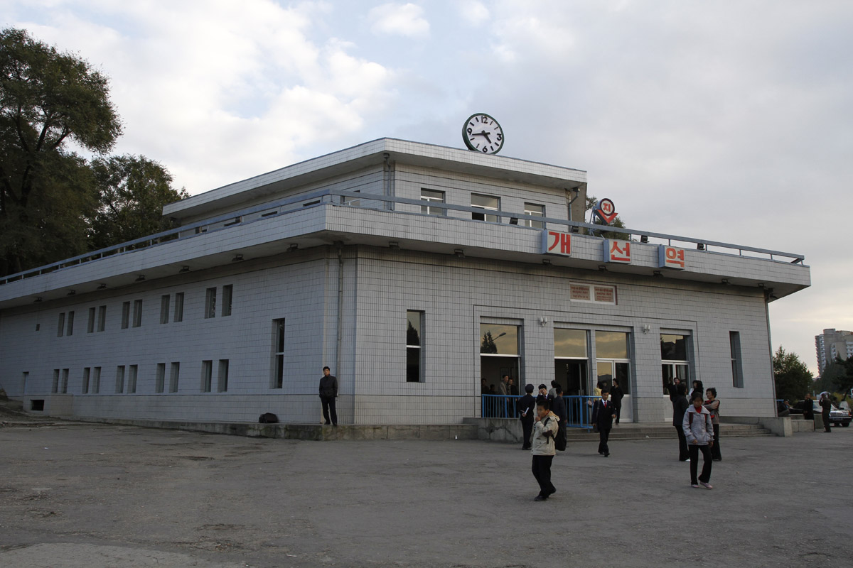 Pchjongjang — Chŏllima Line (천리마선) — Kaesŏn Station (개선)