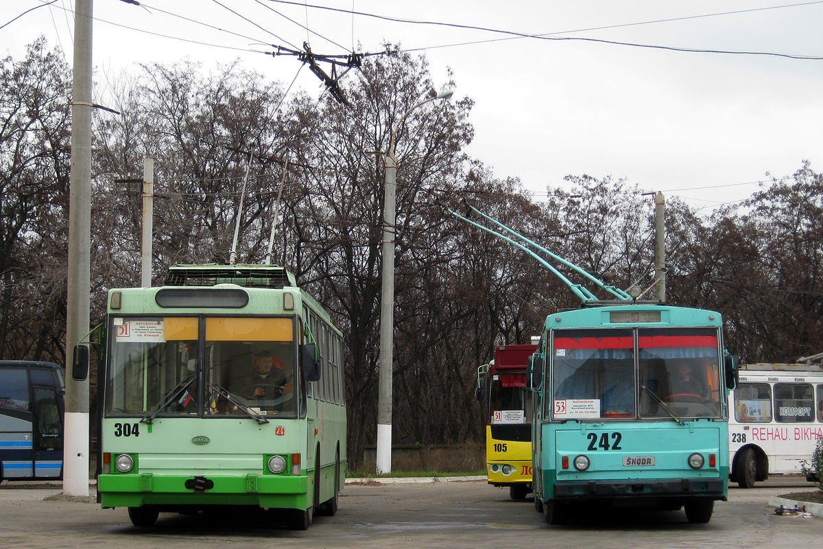 Луганськ, ЮМЗ Т1Р (Т2П) № 304; Луганськ, Škoda 14Tr08/6 № 242