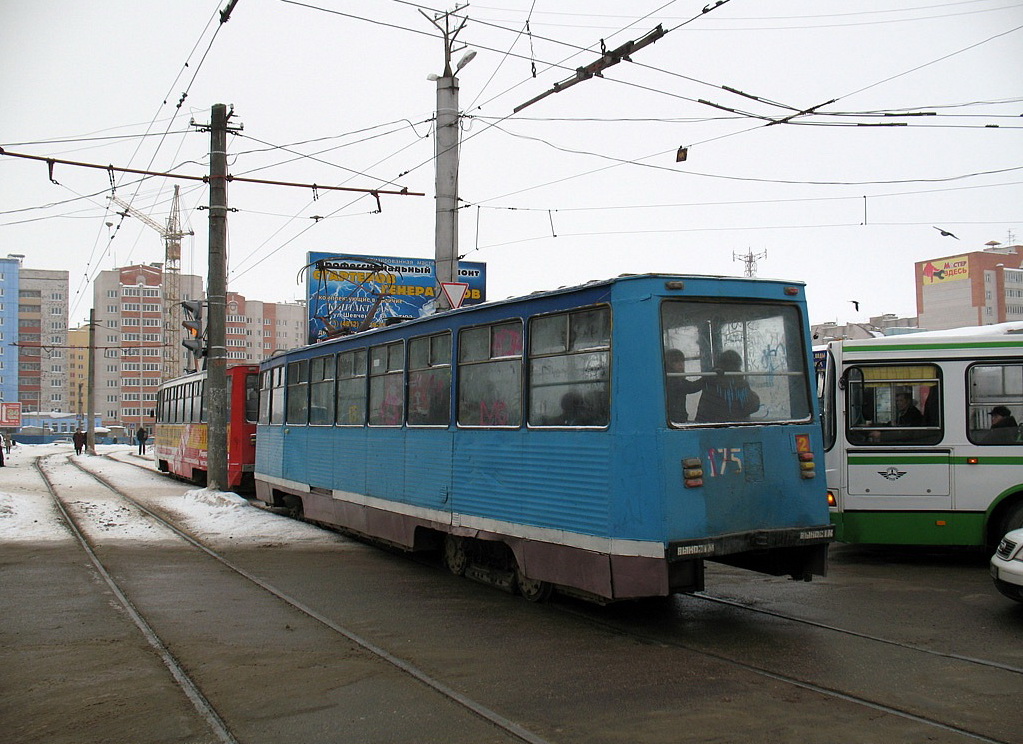 Smolensk, 71-605 (KTM-5M3) č. 175