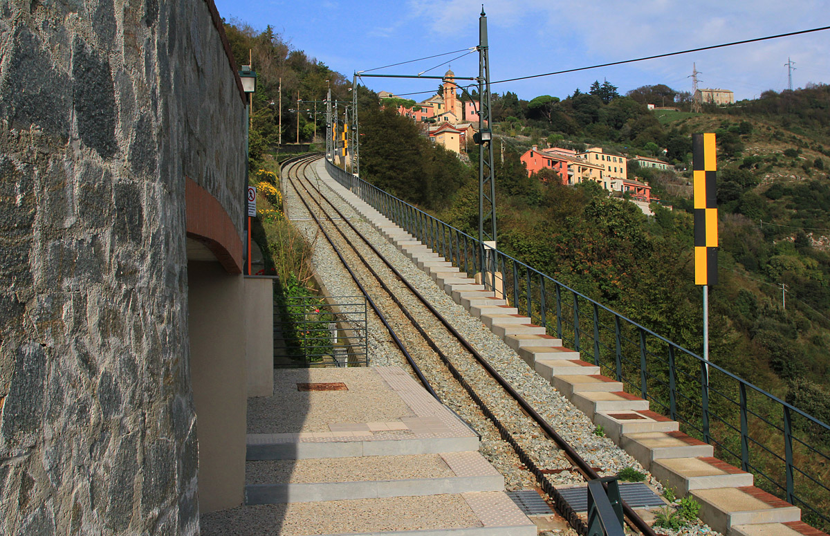 Genoa — Ferrovia a cremagliera Principe-Granarolo