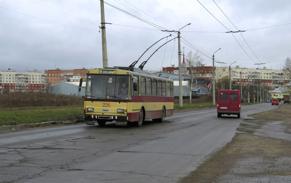 Чарнаўцы, Škoda 14Tr02 № 226