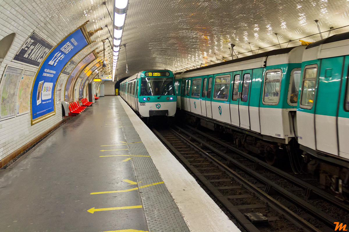 Метрополитены франции. Метро Парижа. Станции метро во Франции. Поезд метро Франции. Метропоезда Парижа.