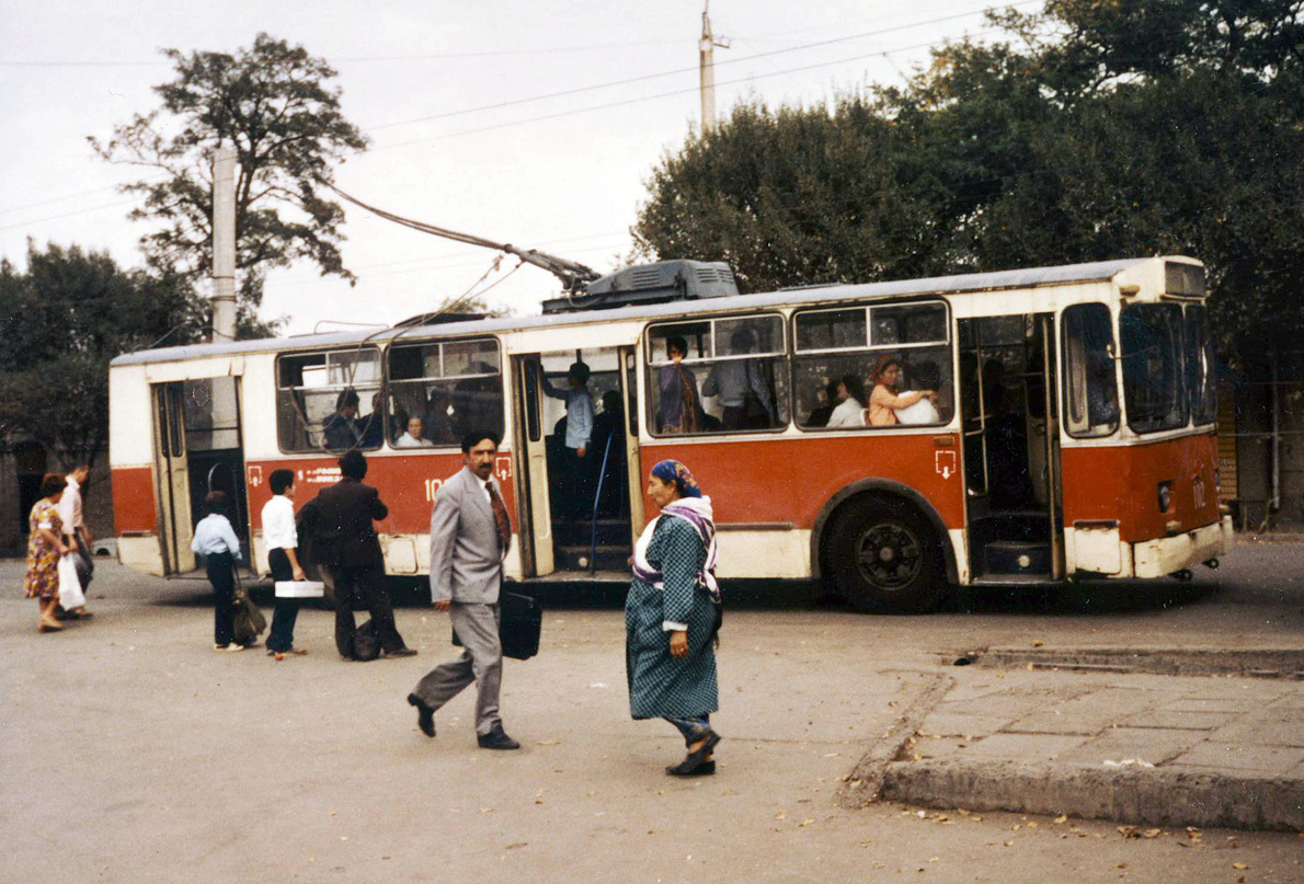 Самарканд, ЗиУ-682В № 102; Самарканд — Старые фотографии — троллейбус