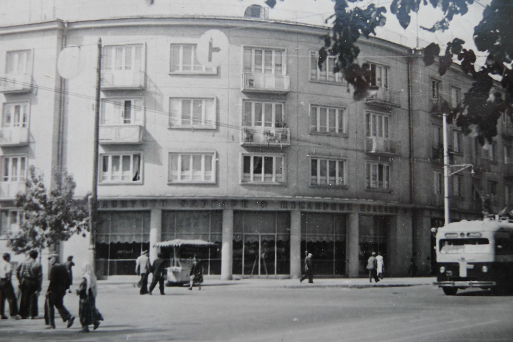 Dushanbe, MTB-82D nr. 25; Dushanbe — Gafur Shermatov photo archive; Dushanbe — Old photos — Stalinabad