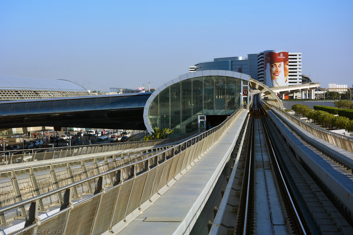 Дубай — Метрополитен — Красная линия; Дубай — Метрополитен — Пути и инфраструктура; Дубай — Метрополитен — Станции