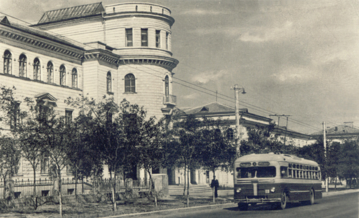 Севастополь, МТБ-82Д № 18; Севастополь — Исторические фотографии троллейбусов