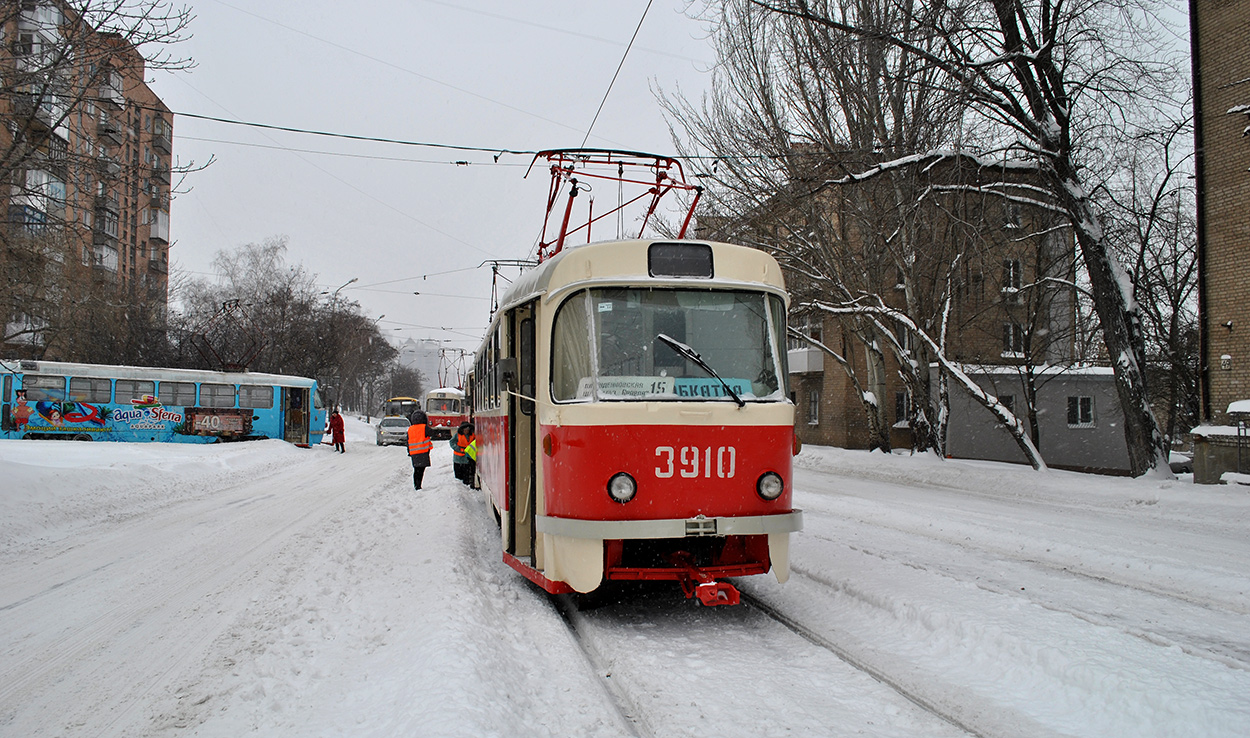 Donetsk, Tatra T3SU (2-door) # 3910; Donetsk — Snowfall 2014