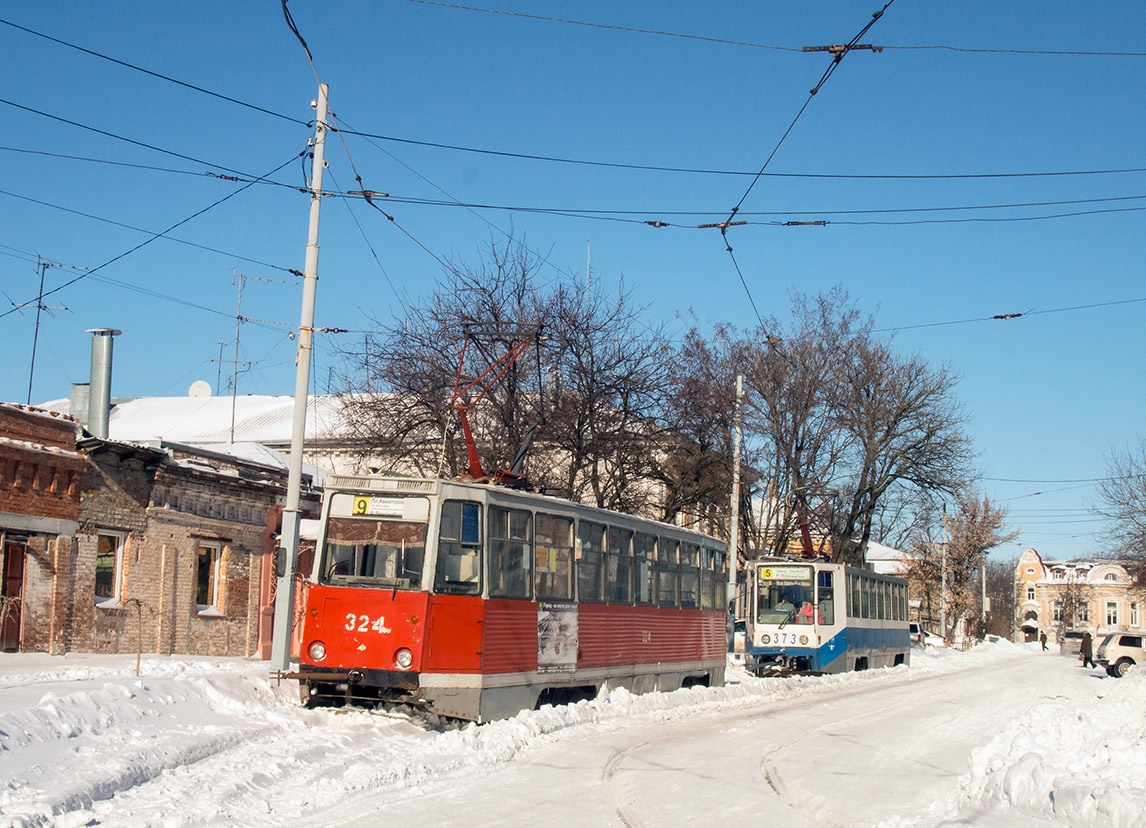 Таганрог, 71-605 (КТМ-5М3) № 324; Таганрог, 71-608К № 373; Таганрог — 29.01.2014 Снегопад и его последствия.