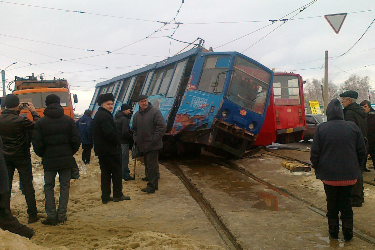 Kazanė, 71-608KM nr. 1128; Kazanė — Road Accidents