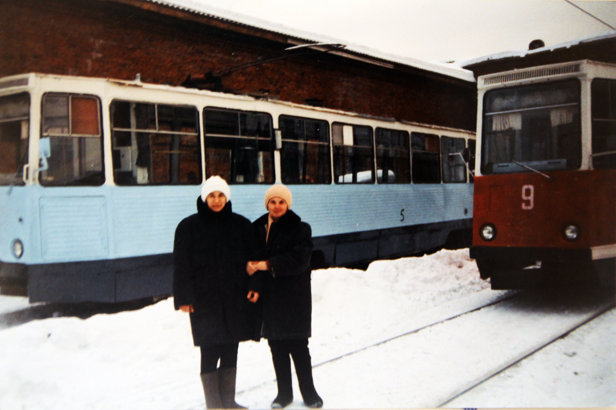 Volchansk, 71-605 (KTM-5M3) № 5; Volchansk, 71-605 (KTM-5M3) № 9; Volchansk — Tram depot & Volchanka terminal