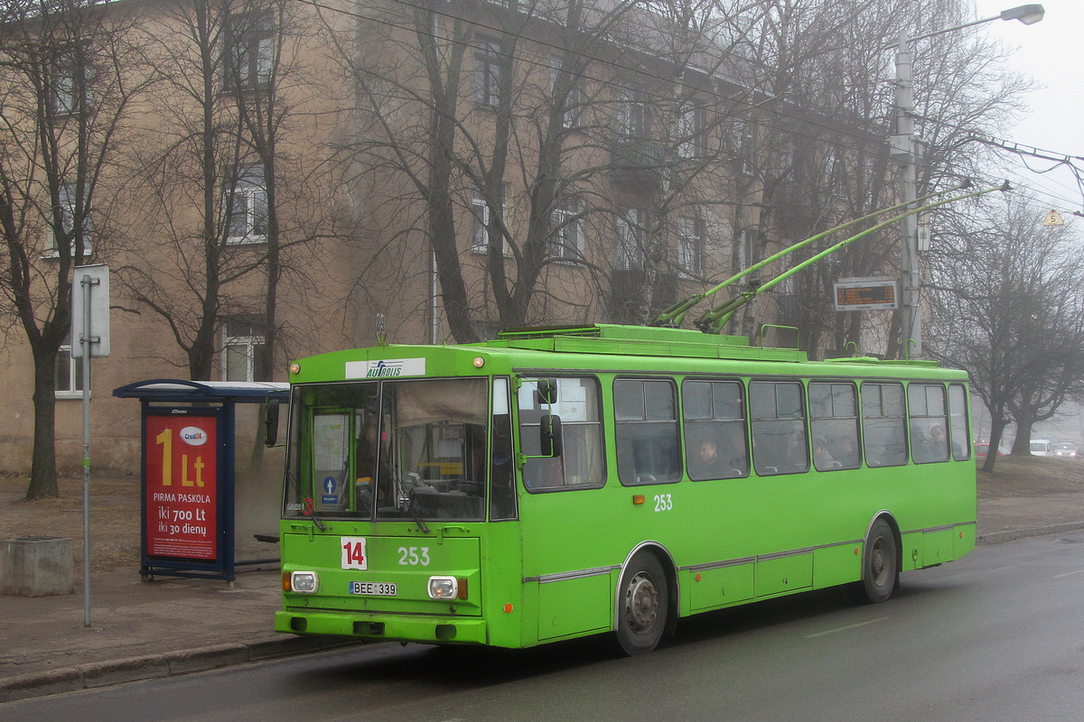 Каунас, Škoda 14Tr02 № 253