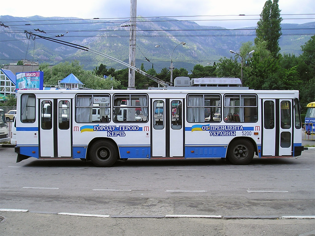 Trolleybus de Crimée, YMZ T2.09 N°. 5200