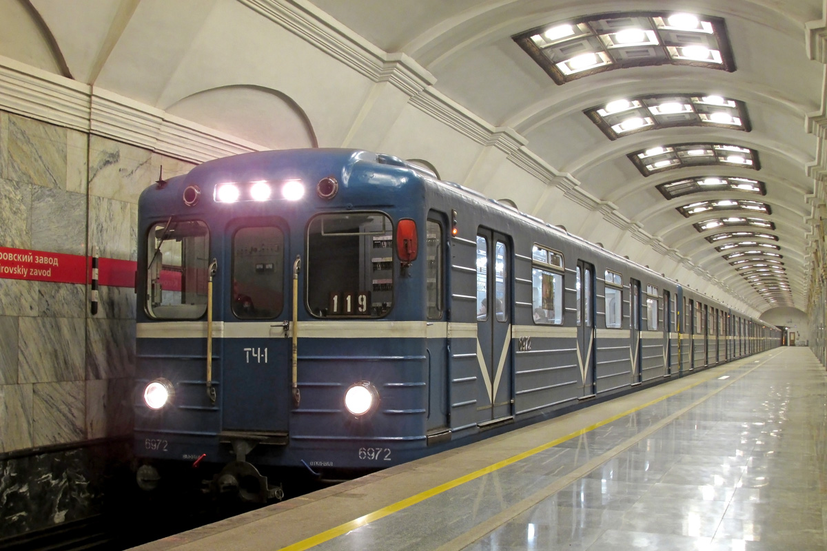 Включи русский метро. Поезда Санкт-Петербургского метрополитена. Петербургский метрополитен поезда. Метровагон ЕМА 502. Метро ЕМА 502.