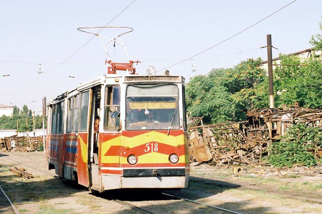 Баку, 71-605 (КТМ-5М3) № 518; Баку — Сентябрь 1999; Баку — Трамвайное депо
