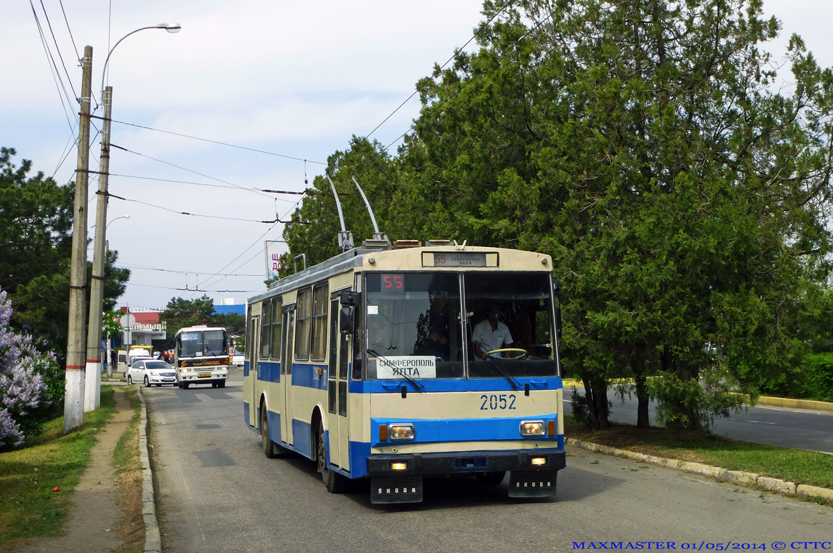 Крымскі тралейбус, Škoda 14Tr02/6 № 2052
