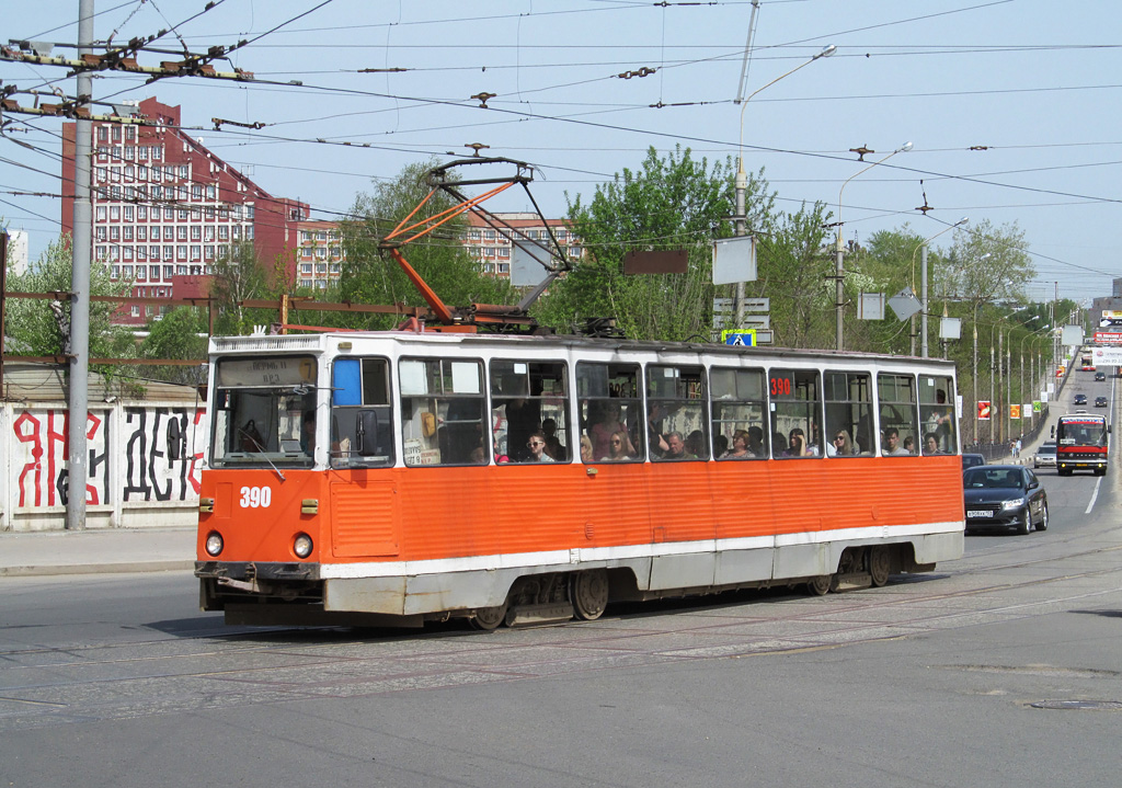 Perm, 71-605 (KTM-5M3) Nr 390