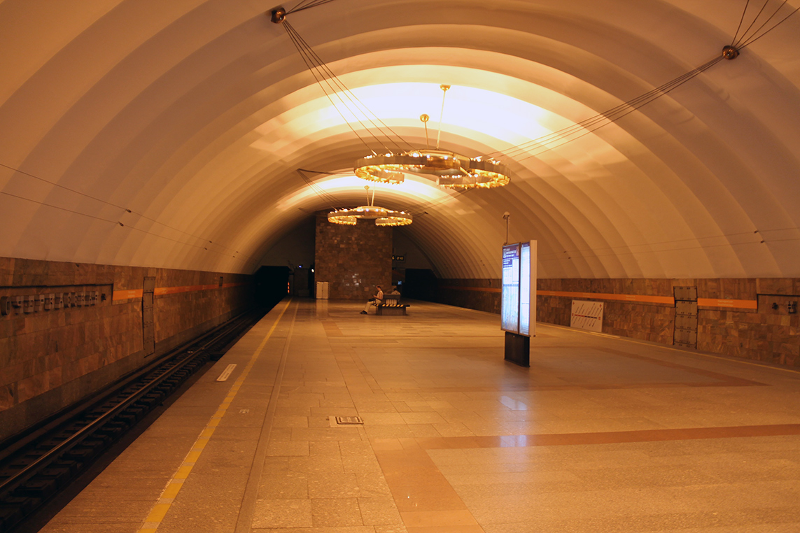Sanktpēterburga — Metro — Line 4