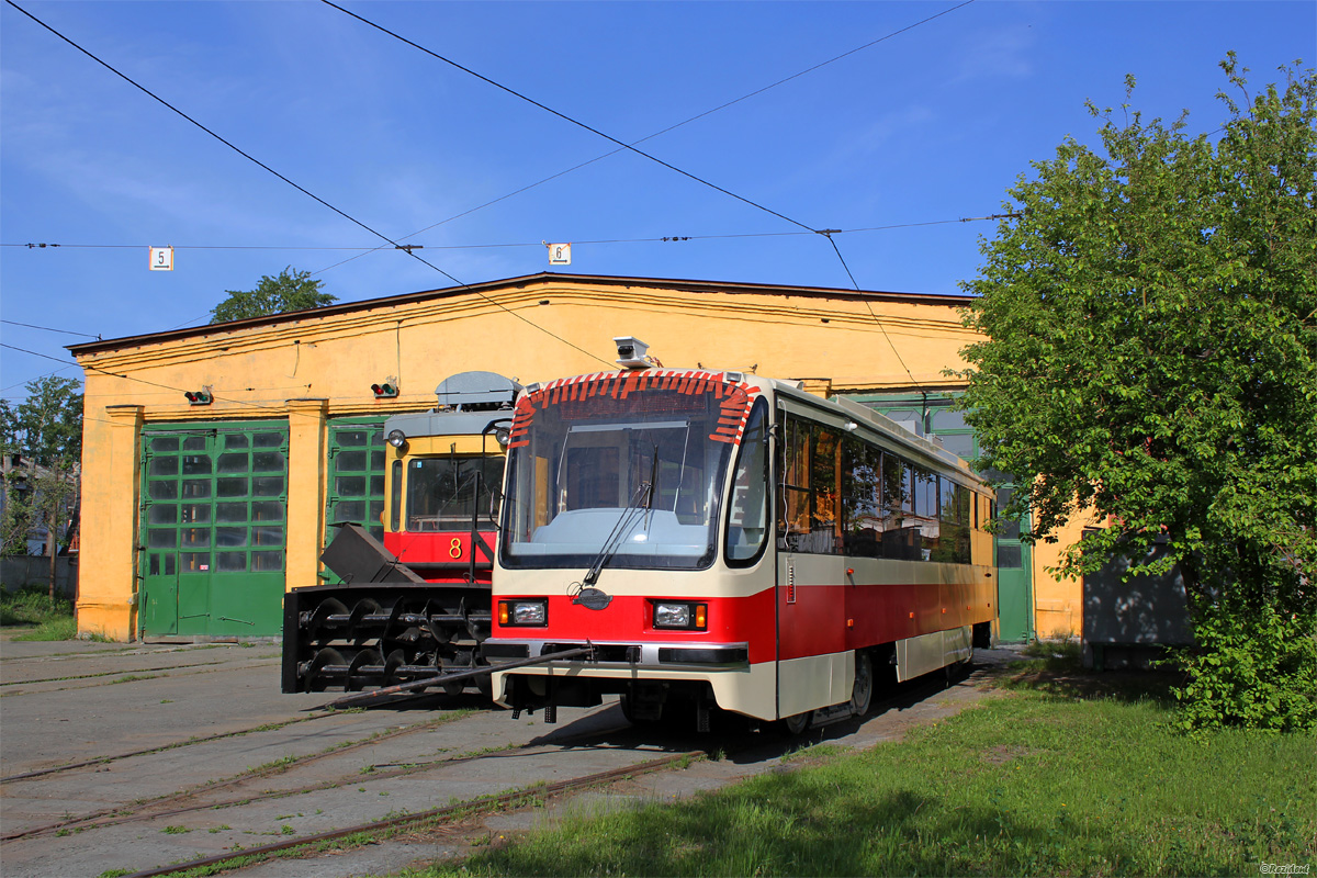 Jekaterinburga, RGS-2 № 8; Jekaterinburga, 71-405-11 № 027