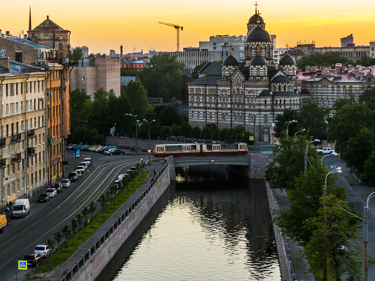 Sanktpēterburga — Bridges; Sanktpēterburga — Tram lines and infrastructure