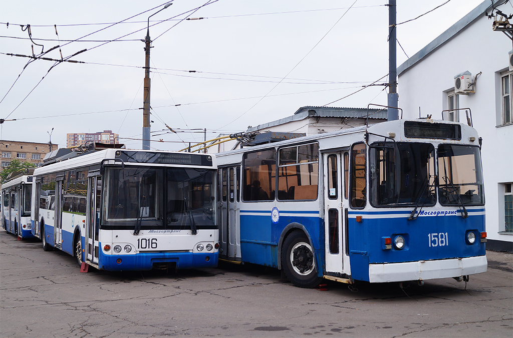 Москва, МТрЗ-52791 «Садовое Кольцо» № 1016; Москва, ЗиУ-682Г-016  [Г0М] № 1581