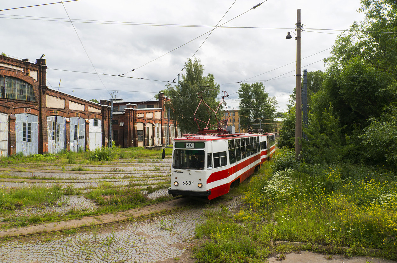 Sanktpēterburga, LM-68M № 5681; Sanktpēterburga — Charter ride with LM-68M 5681+5448 in Strelna and Kupchino