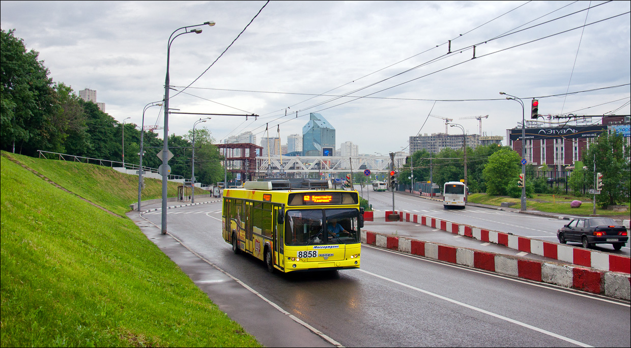 Москва, СВАРЗ-МАЗ-6235.00 № 8858