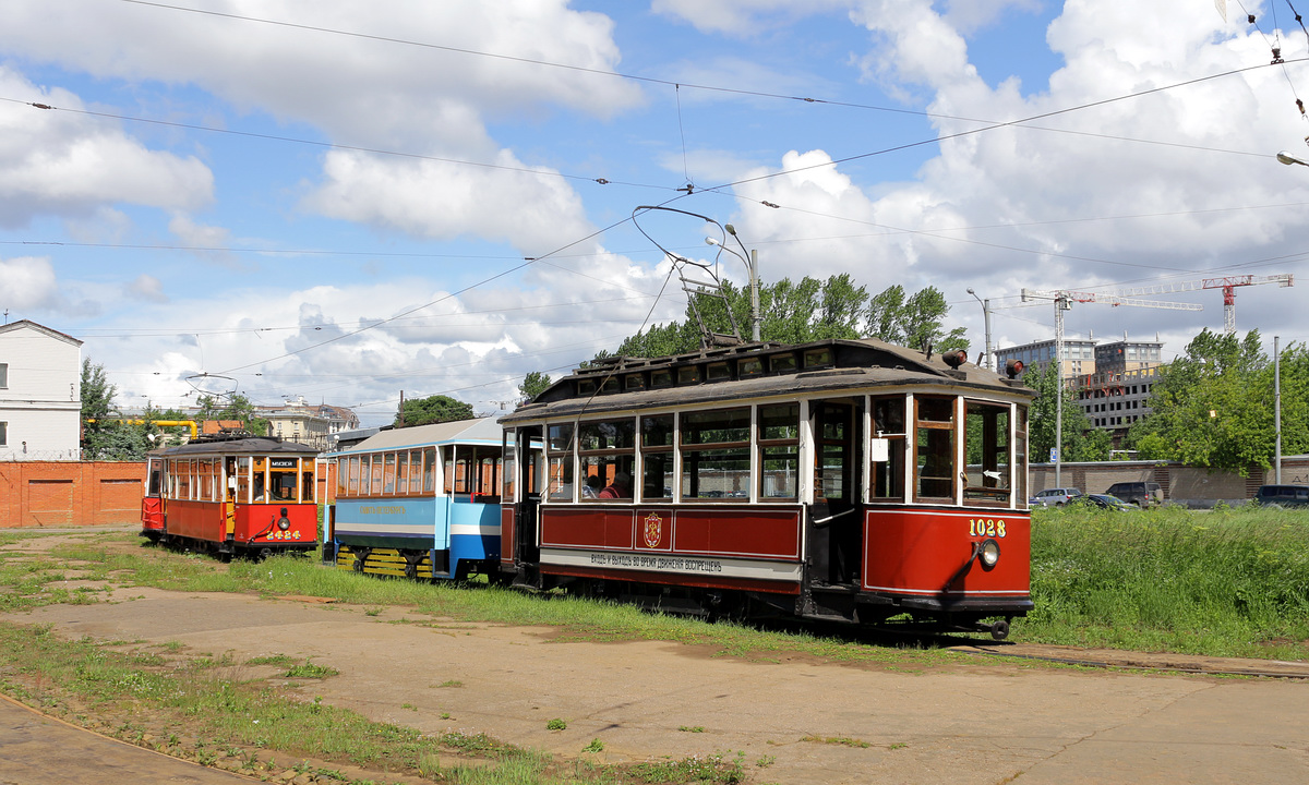 Sankt Petersburg, 2-axle motor car Nr 1028