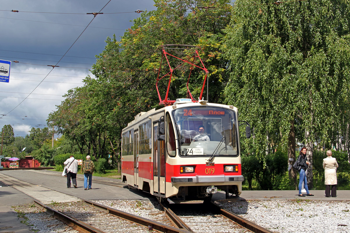 Yekaterinburg, 71-405-11 № 019