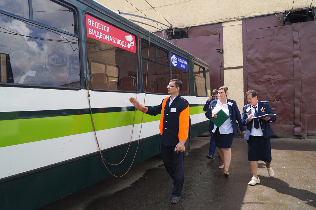 Kemerovo — Competition of professional skill trolley drivers 2014; Kemerovo — Employees of the electric transport