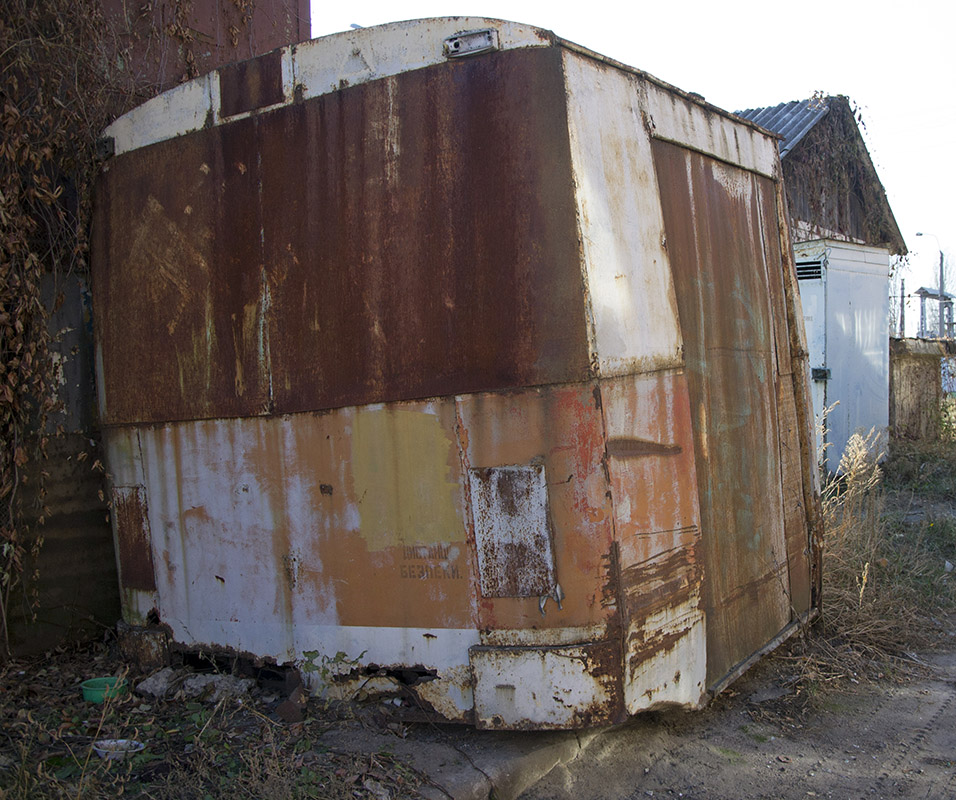 Žytomyr, ZiU-682V # 2117; Žytomyr — Barns, sheds, dovecotes, etc. made from scrapped vehicles