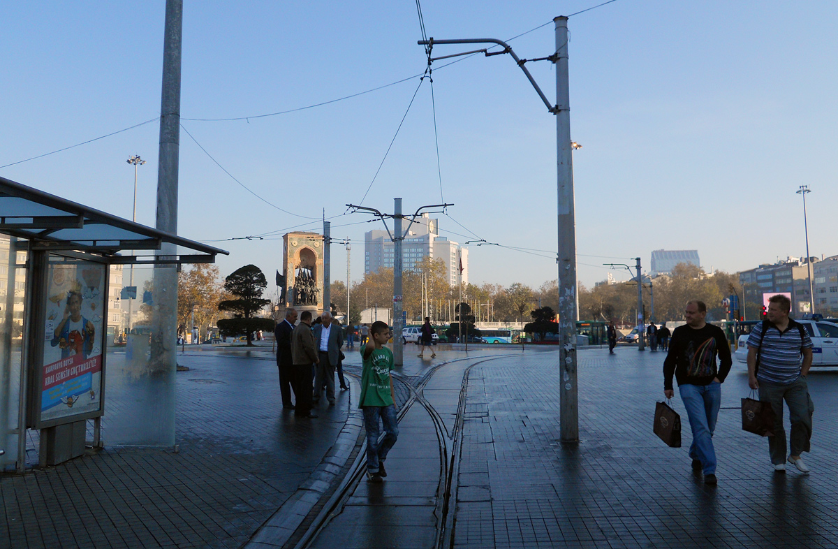 Istanbul — T2 nostalgic tram line (Taksim — Tünel) — Miscellaneous photos