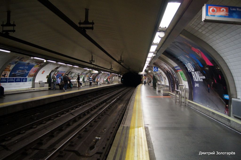 Кольцевая линия метро мадрид. Мадридское метро. Метро Мадрида. Станции метро Мадрида. Метро Мадрида 2022г.