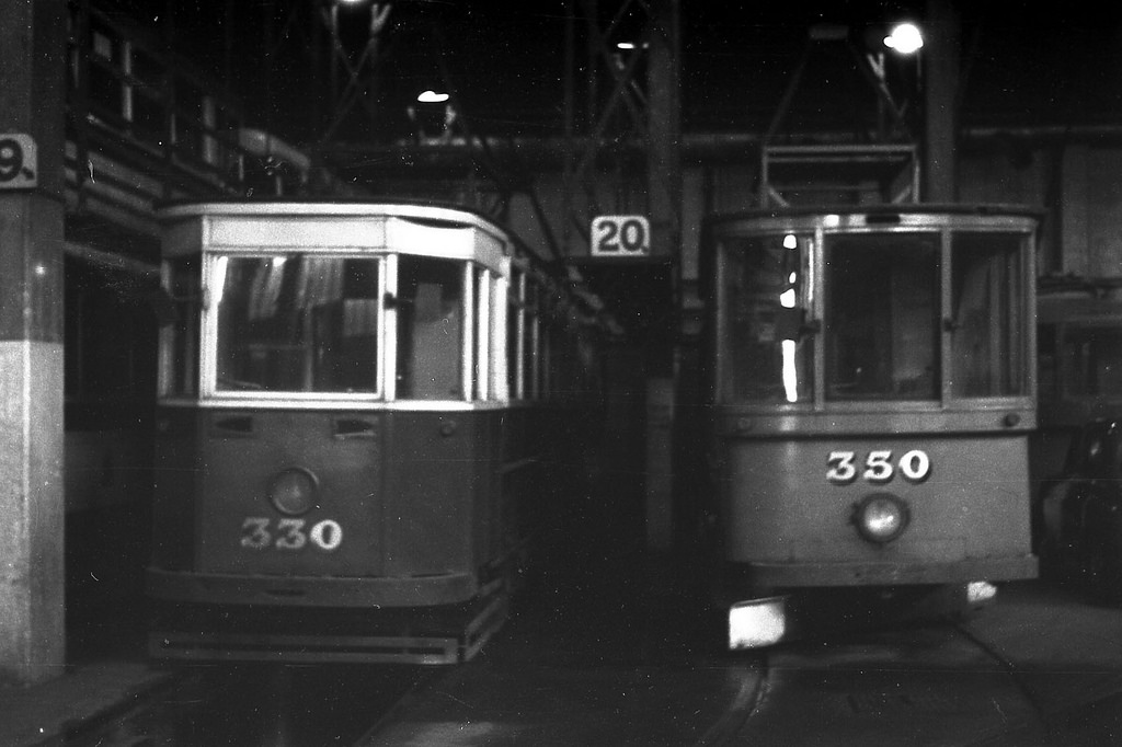 Sheffield, English Electric 2-axle motor car Nr 330; Sheffield, UEC 2-axle motor car Nr 350