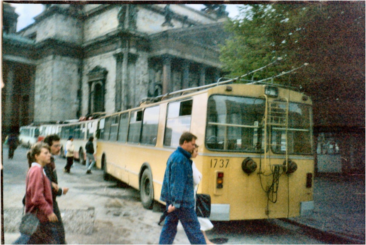 სანქტ-პეტერბურგი, ZiU-682V-012 [V0A] № 1737; სანქტ-პეტერბურგი — Historical trolleybus photos