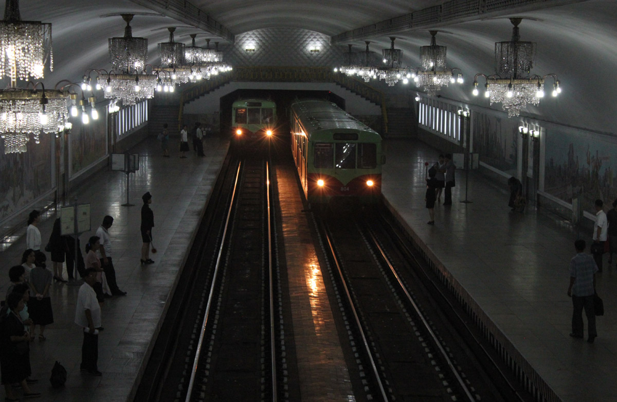 Пхеньян, BVG D № 809; Пхеньян, BVG D № 804; Пхеньян — линия 2 — станция Консоль (Строительная)