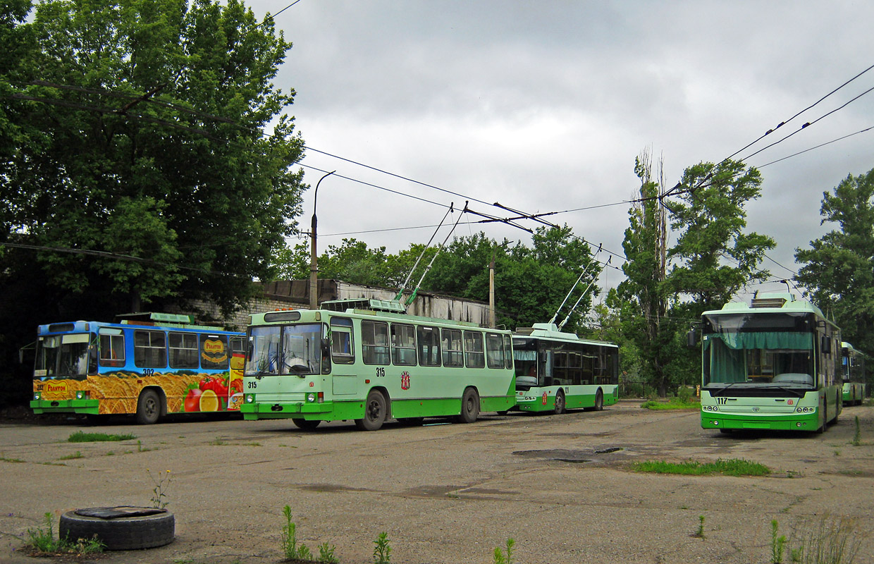 Luhansk, YMZ T1R (Т2P) č. 315; Luhansk, Bogdan T60111 č. 117