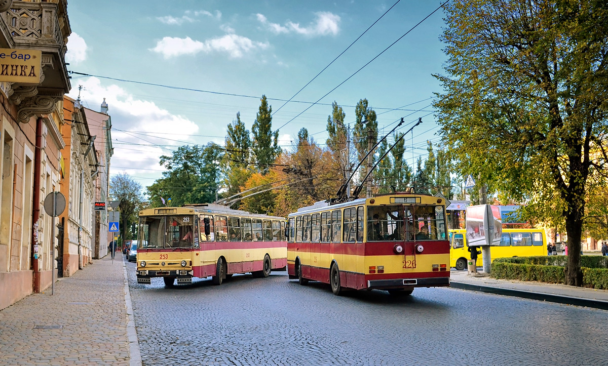 Černivciai, Škoda 14Tr02 nr. 226; Černivciai, Škoda 14Tr02 nr. 253