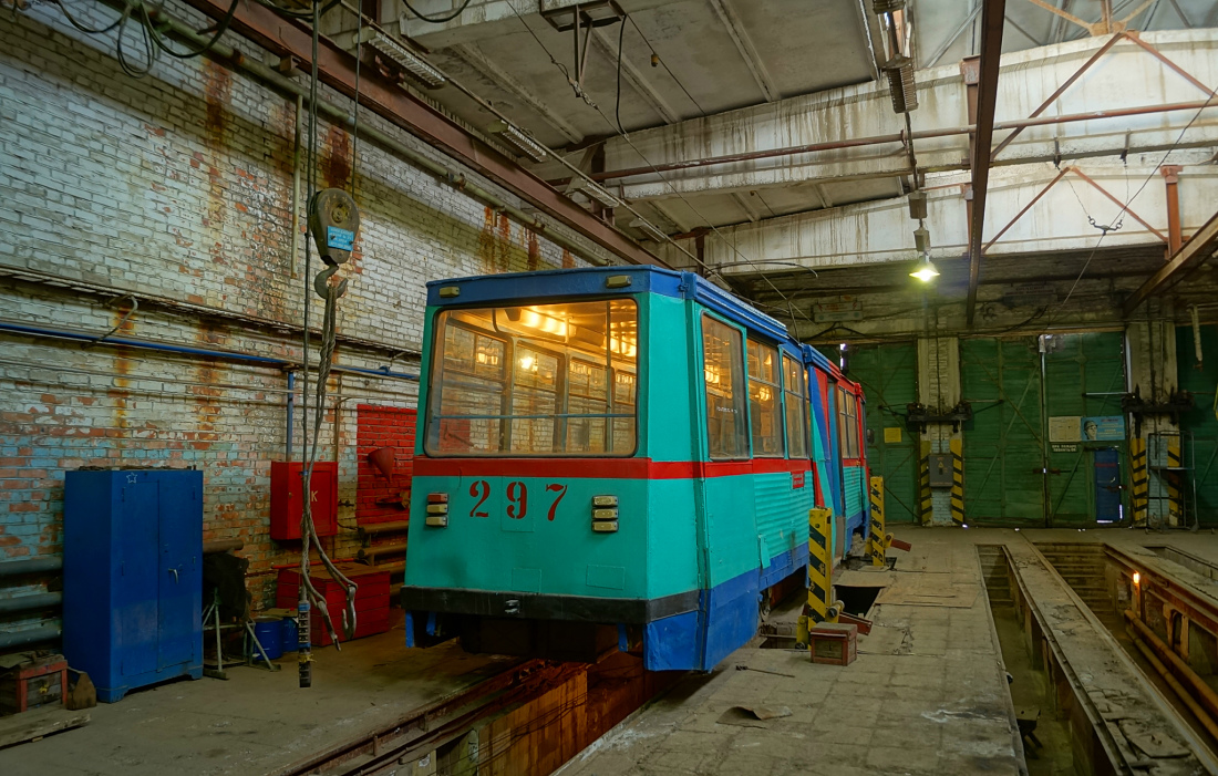 Vladivostok, 71-605 (KTM-5M3) № 297; Vladivostok — Theme trams
