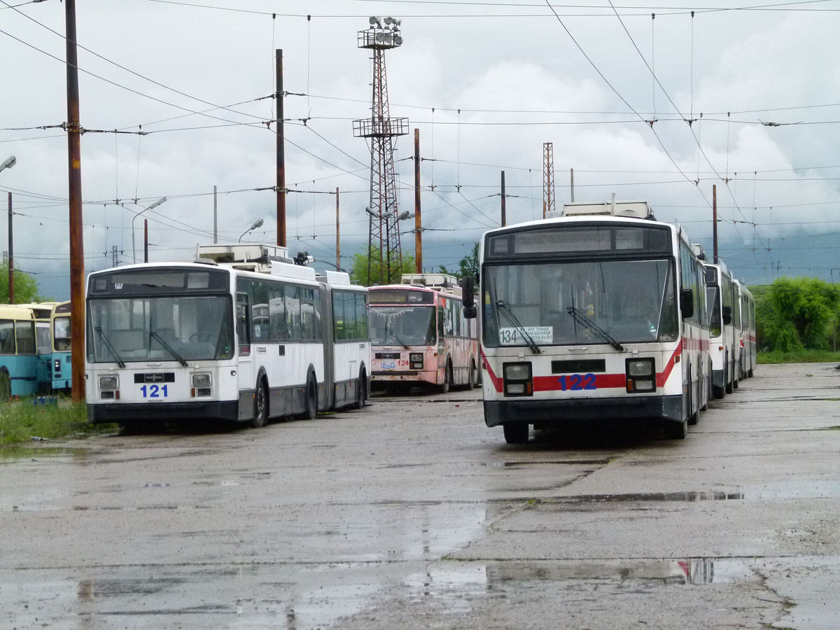 Plovdiv, Van Hool AG 280T # 121; Plovdiv, Van Hool AG 280T # 122; Plovdiv — Trolleybus depots: [1] Trakia