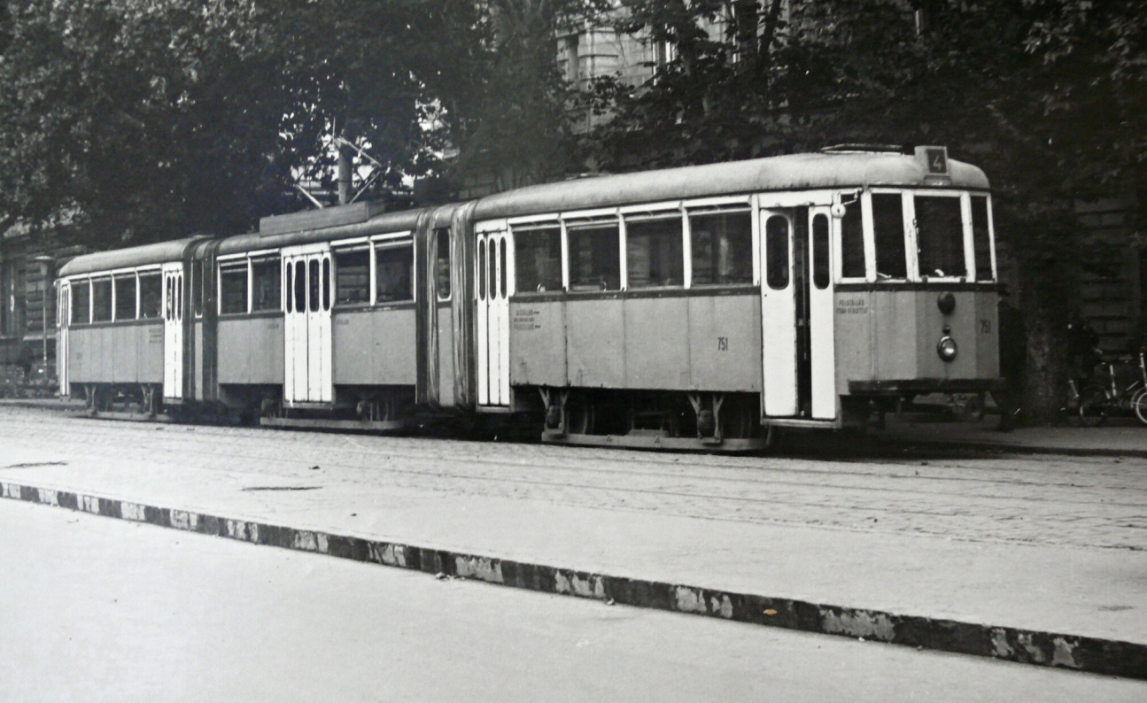 Szeged, Articulated motor car № 751; ბუდაპეშტი — Museums