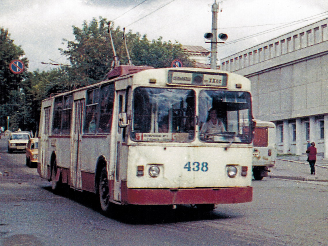 Kirov, ZiU-682V č. 438