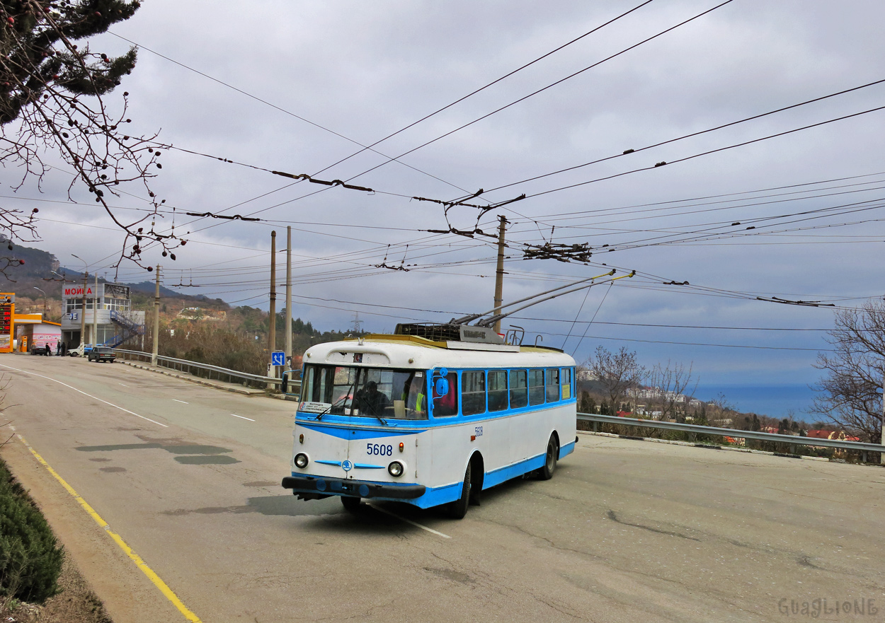 Троллейбусный маршрут симферополь ялта самый длинный. Крымский троллейбус Шкода 9tr. Троллейбусная трасса Симферополь Ялта. Троллейбус Симферополь Ялта. Троллейбус 52 Севастополь Ялта.