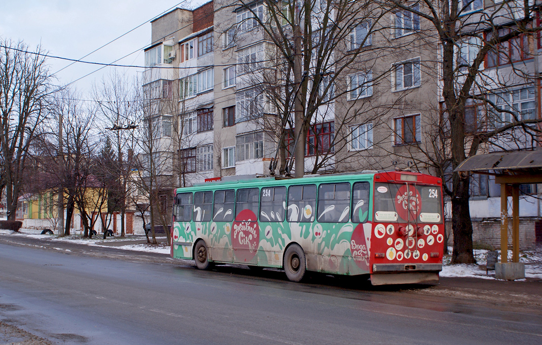 Чарнаўцы, Škoda 14Tr02 № 254