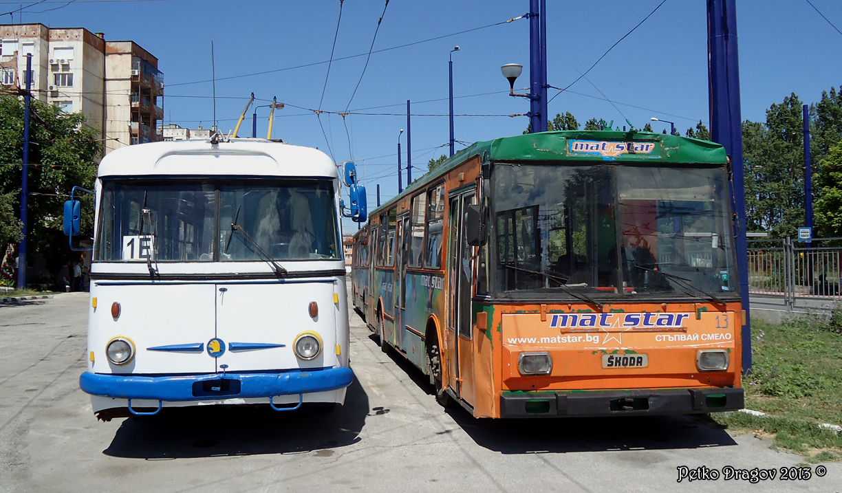 Pazardzhik, Škoda 9TrHT28 č. 06; Pazardzhik, Škoda 14Tr01 č. 13