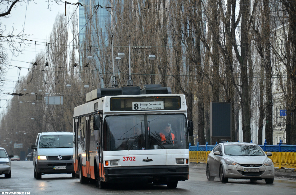 Kiev, MAZ-103T nr. 3702