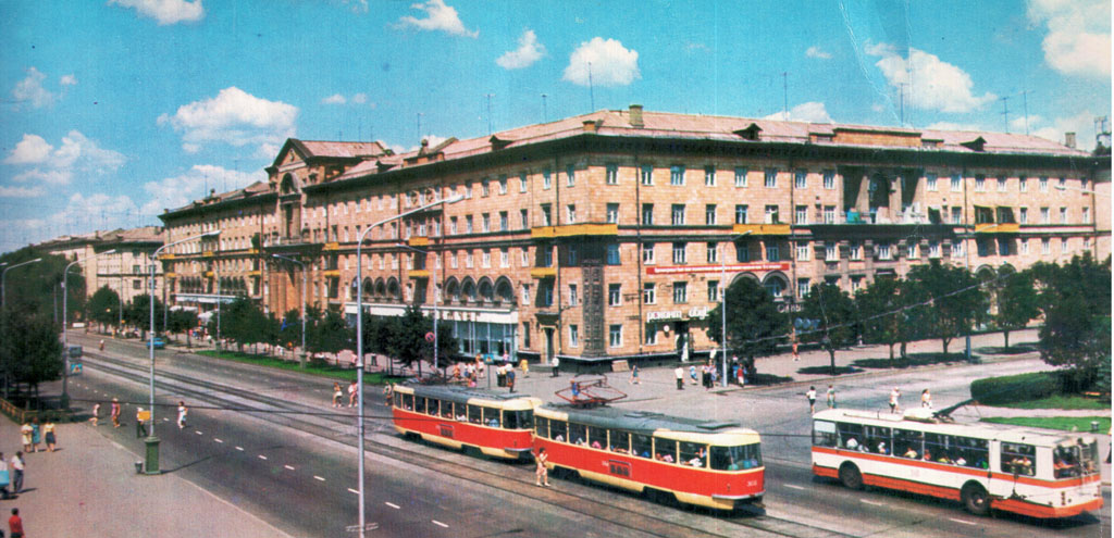 Запорожье — Неопознанные трамваи: Tatra T3SU; Запорожье — Неопознанные троллейбусы: ЗиУ-682; Запорожье — Трамвайная линия на проспекте Ленина (Соборном)