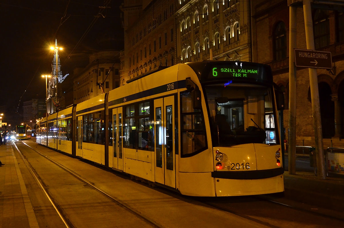 Будапешт, Siemens Combino Supra NF12B № 2016