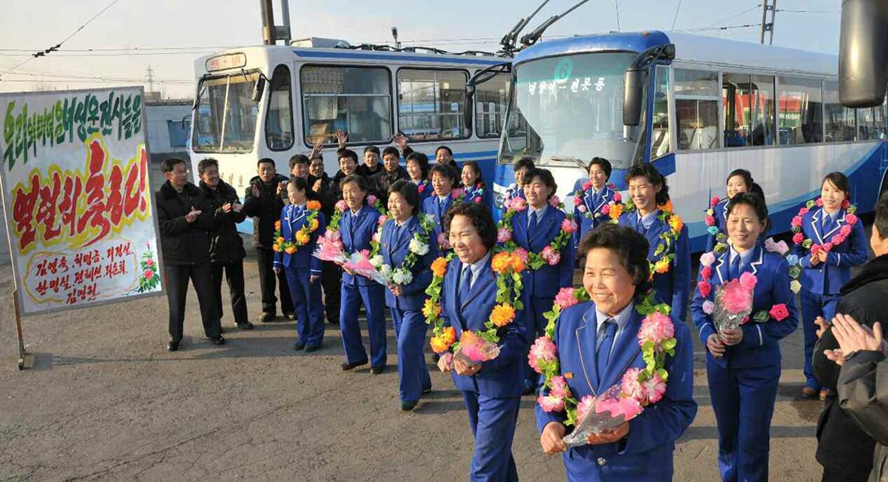 Пхеньян — Работники электротранспорта; Пхеньян — Троллейбусные парки