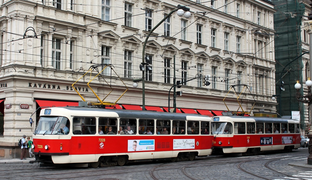 Praha, Tatra T3SUCS č. 7228; Praha, Tatra T3SUCS č. 7229