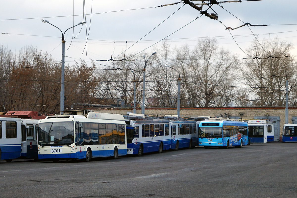 Москва, Тролза-5265.00 «Мегаполис» № 3701; Москва, БКМ 321 № 3861